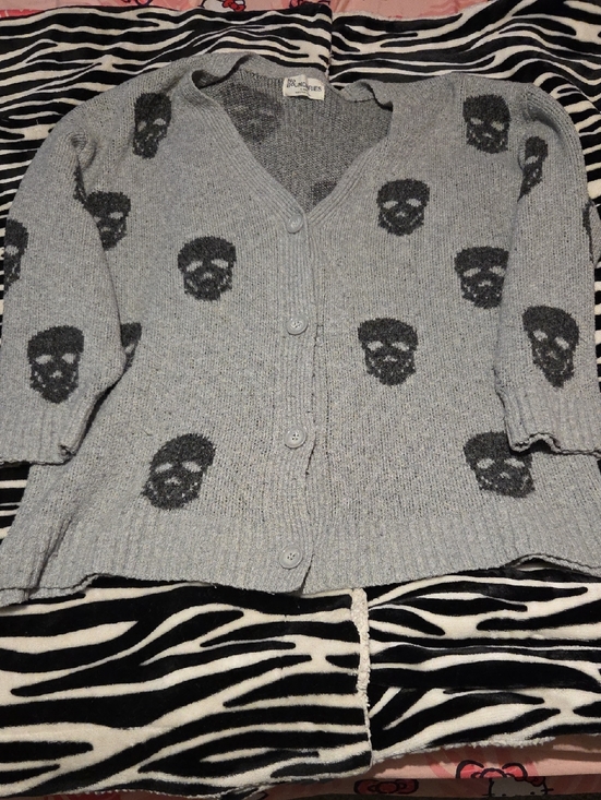 No Boundaries Sweaters - No Boundaries Skull Sweater